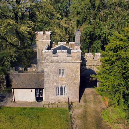 Villa Anne'S Grove Miniature Castle Castletownroche Exterior foto